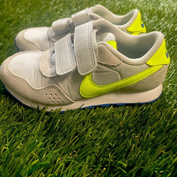 Nike Other - Kids Nike Velcro shoes size 11c